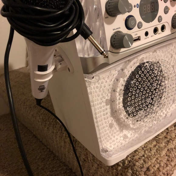 Light up Karaoke machine - Picture 3 of 4